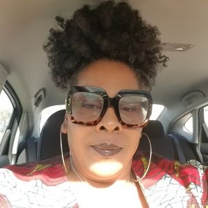 Meet your Posher, Mai